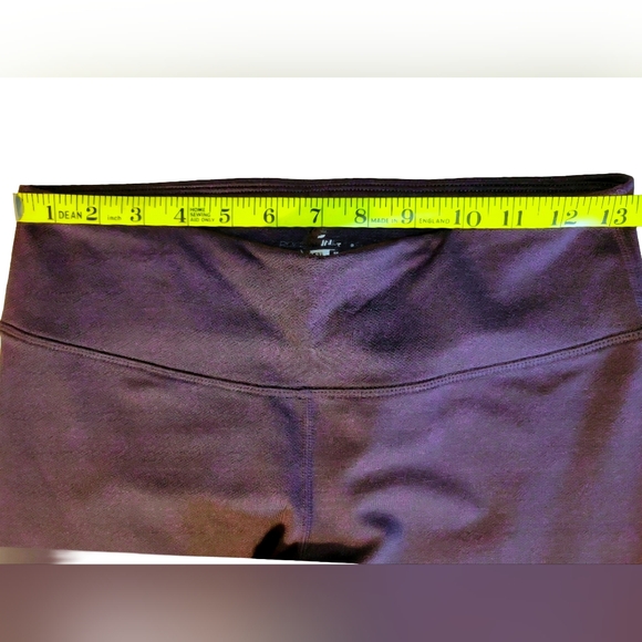 Roadrunner Sports Capri Workout Leggings Plum Size Med - Picture 8 of 8